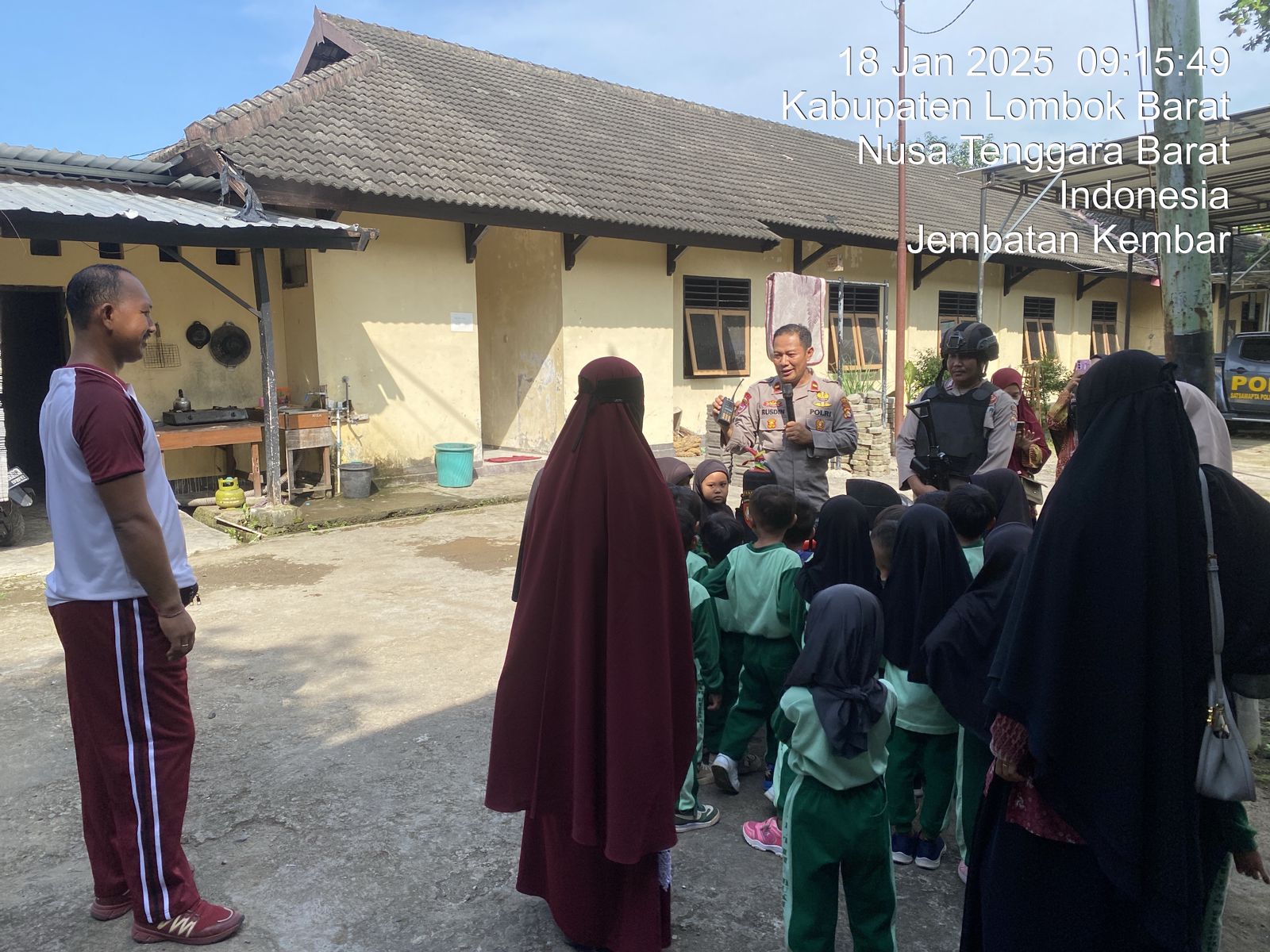 Intip Keseruan Anak TK Belajar Langsung dari Shabara Polres Lombok Barat