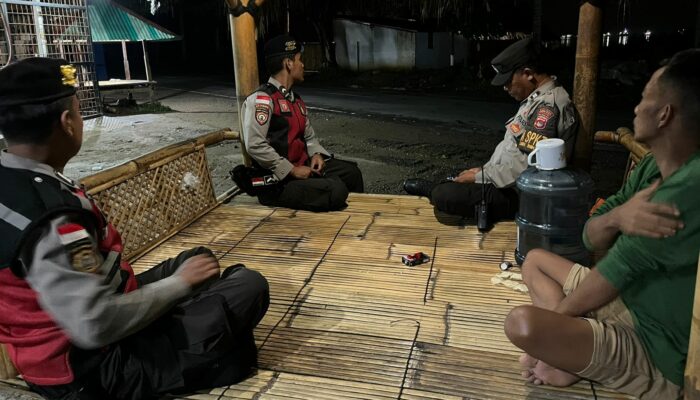 Jelang Dini Hari, Polsek Sekotong Patroli Dialogis, Warga Apresiasi