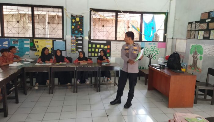 Cegah Dini Penyalahgunaan Narkoba, Polsek Labuapi Sosialisasi ke Sekolah Dasar