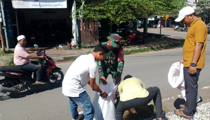 Sinergi TNI dan Warga Jaga Kebersihan Lingkungan Desa