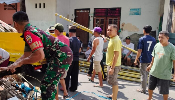 Wujudkan Lingkungan Bersih, Babinsa Gomong Ajak Gotong Royong