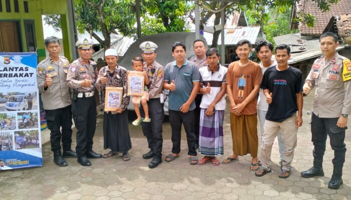 Meningkatkan Kesadaran Lalu Lintas, Polres Lombok Barat Sambangi Dusun Embung dalam Program Lantas Berbakat