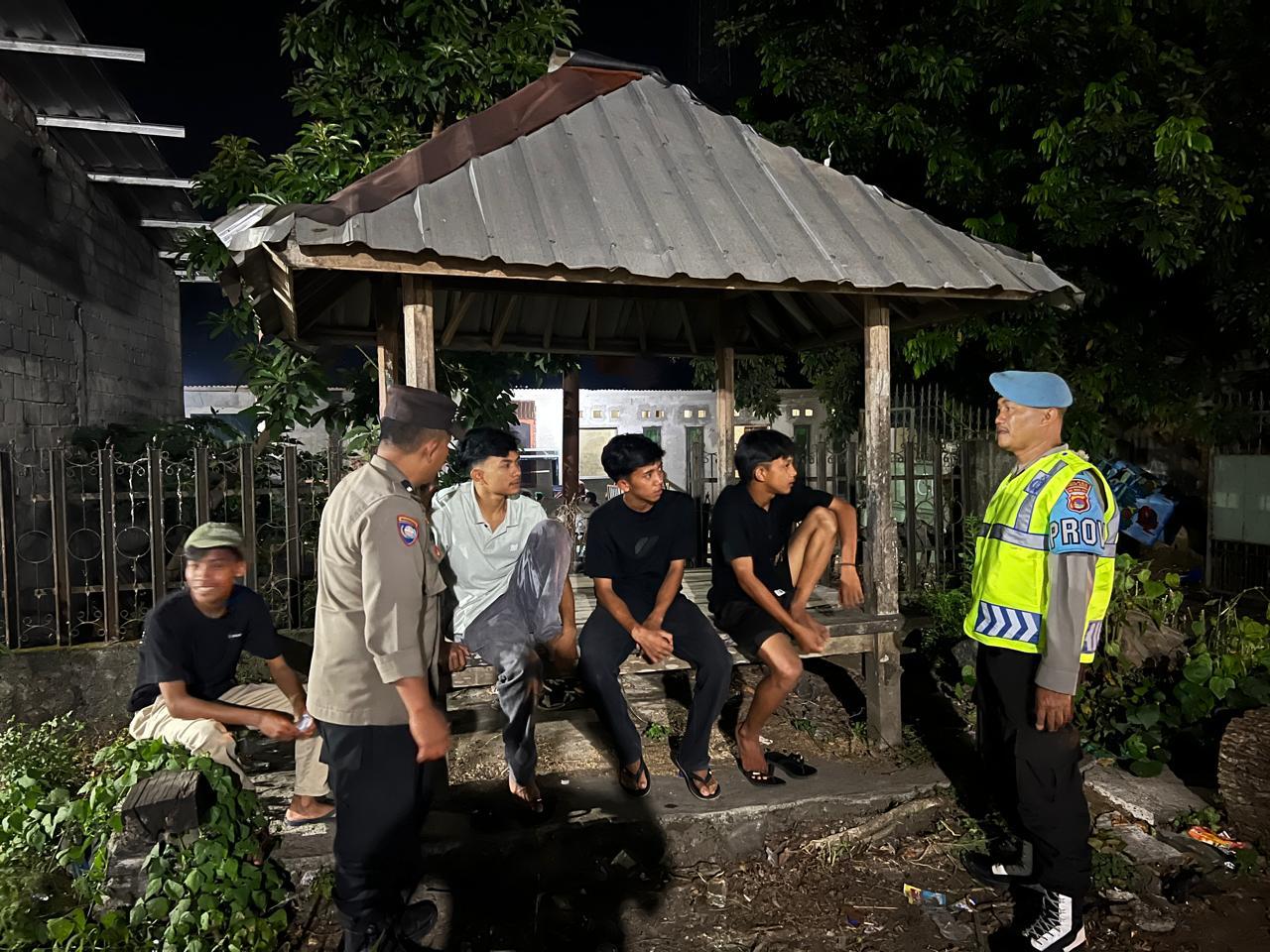 Patroli Rutin Polsek Kuripan Perkuat Stabilitas Kamtibmas