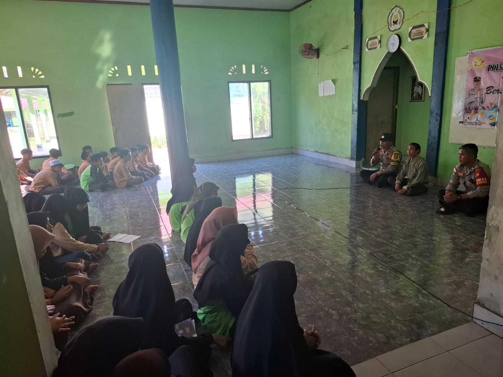 Kolaborasi Polsek dan Pesantren: Bangun Karakter Santri Sejak Dini