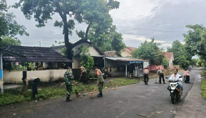 Karya Bhakti TNI-Polri di Bayan: Kolaborasi Nyata Jaga Lingkungan Bersih