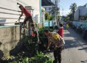 Gotong Royong Bersihkan Lingkungan, Wujud Sinergi TNI-Polri dan Warga