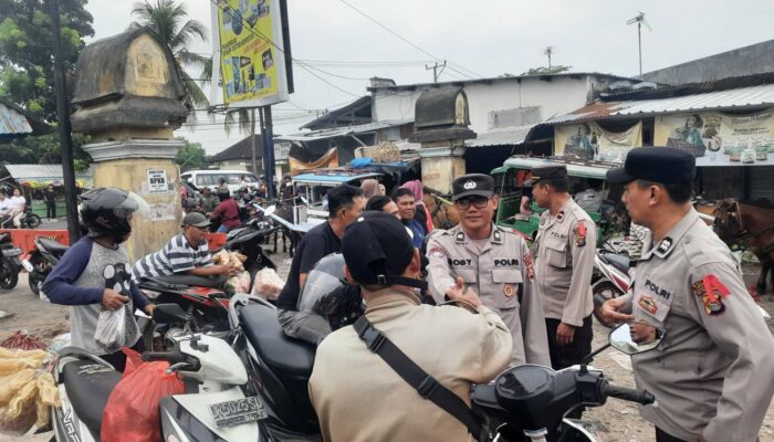 Patroli Kamtibmas Polres Lobar Sasar Pasar Kediri