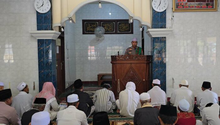 Wujud Kepedulian Polri: Dakwah dan Bakti Sosial di Suka Makmur, Gerung