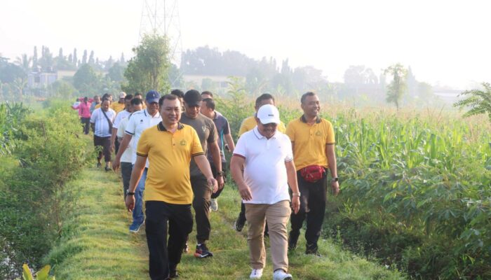 Olahraga Bersama Satukan Elemen Masyarakat Lombok Barat Jelang Hari Bhayangkara