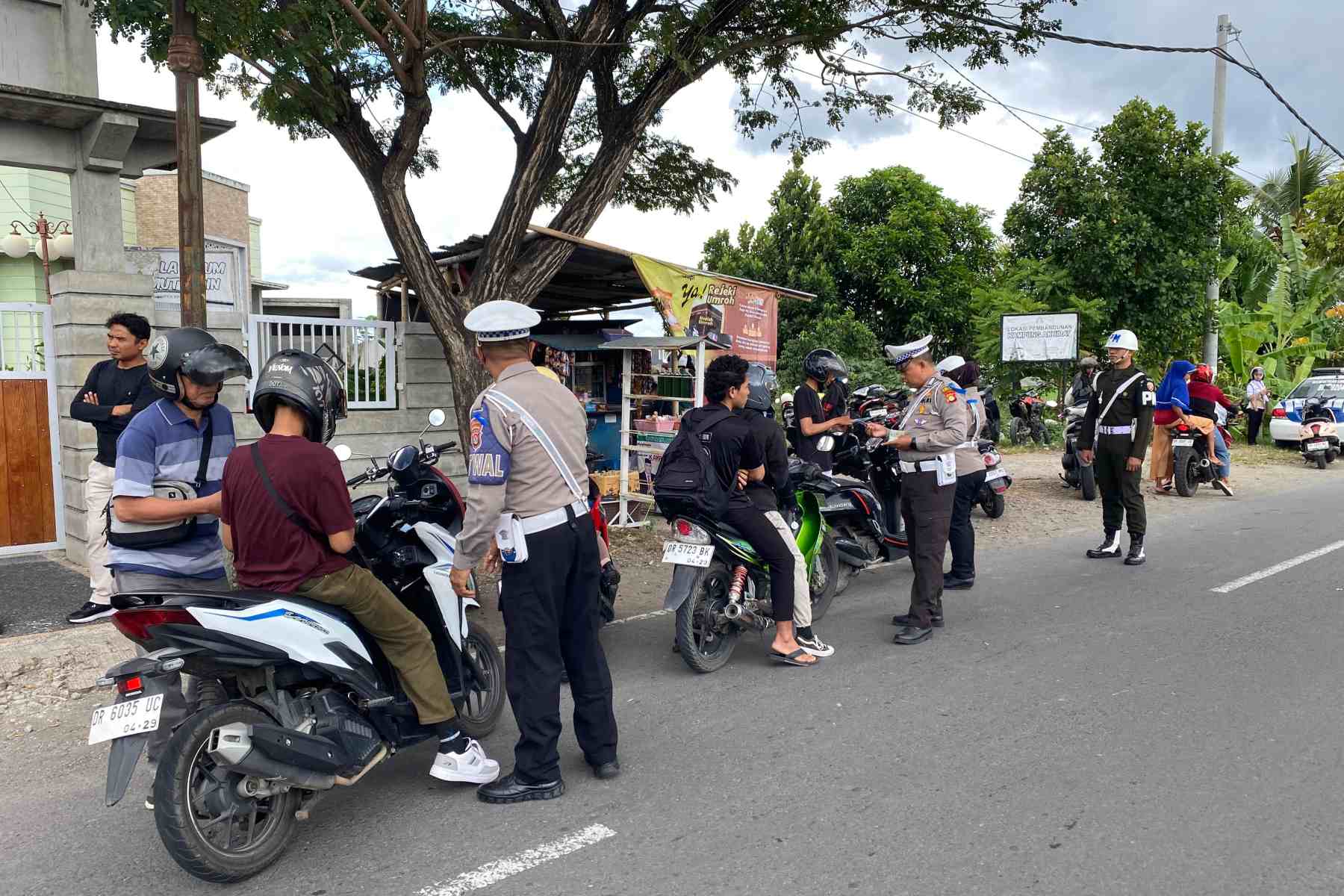 Puluhan Pelanggar Terjaring di Bypass Bil 2, Polres Lombok Barat Gelar Operasi Patuh Rinjani 2025
