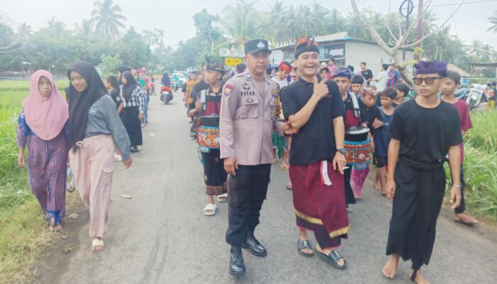 Tradisi Nyongkolan Meriah di Dusun Pesanggerahan, Polisi Sigap Amankan