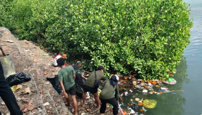 TNI, Mahasiswa, dan Warga Kolaborasi Jaga Ekowisata