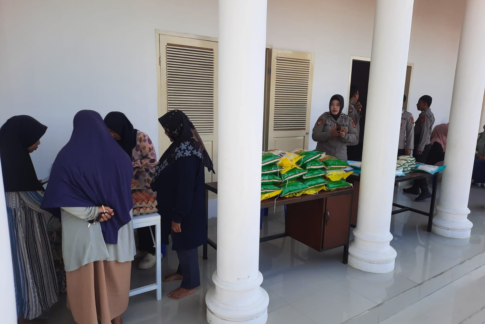 Stabilkan Harga, Polres Lombok Barat Hadirkan Pangan Murah di Labuapi