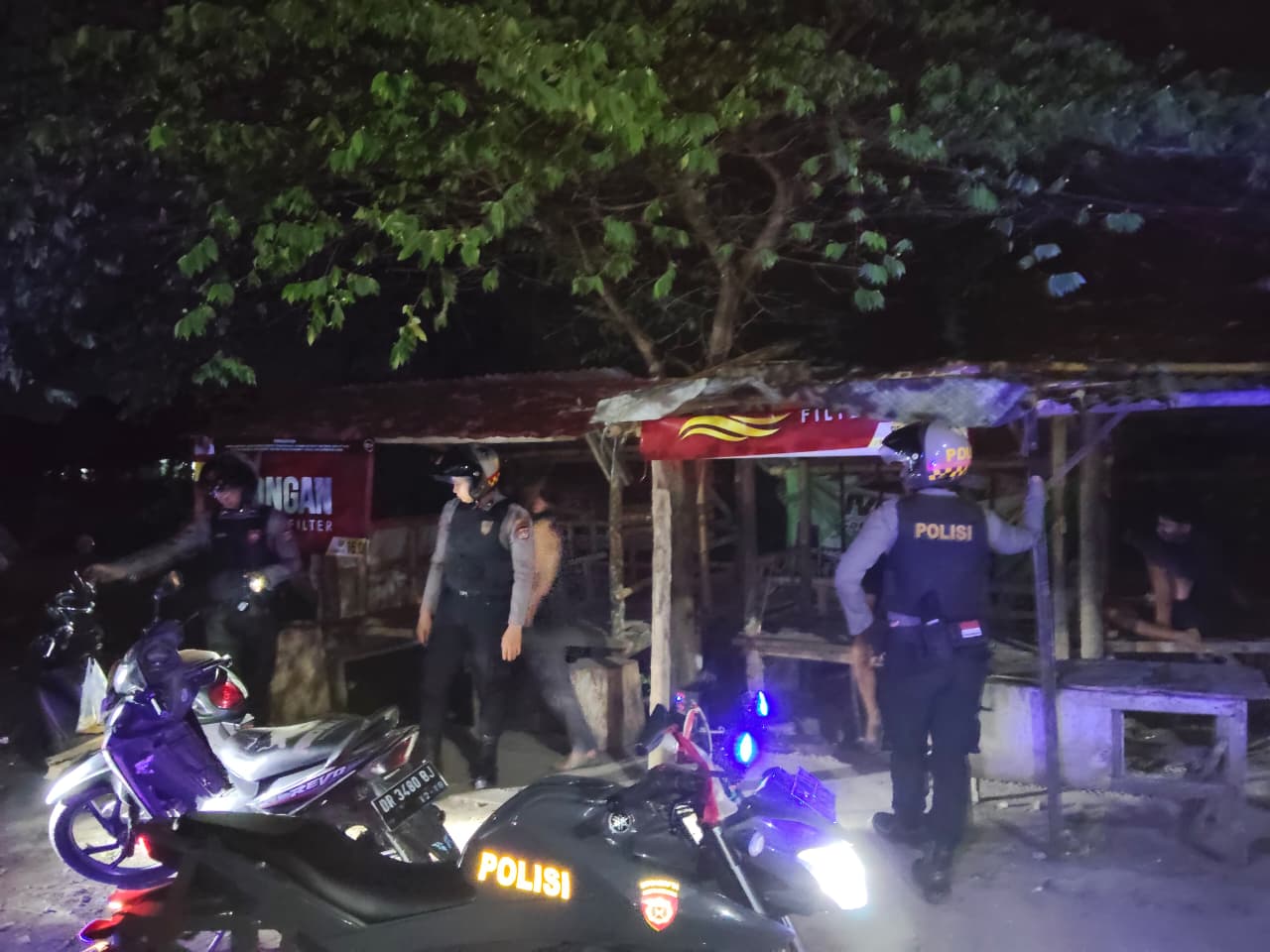 Cegah Kriminalitas, Tim Presisi Polres Lombok Barat Gelar Patroli di Lelede