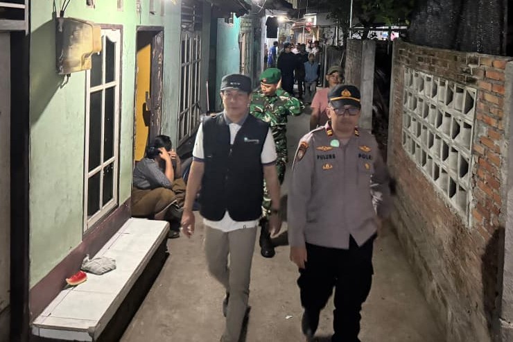 Patroli Gabungan Polsek Kediri, TNI, dan Forkopincam Jaga Kamtibmas Lombok Barat