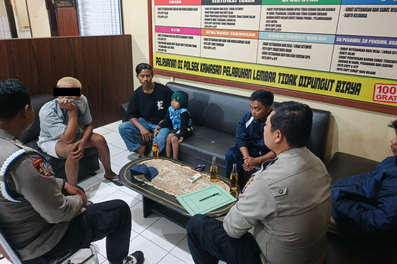 Kru Kapal KMP Parama Kalyani Sigap Selamatkan Penumpang Jatuh ke Laut di Lombok Barat