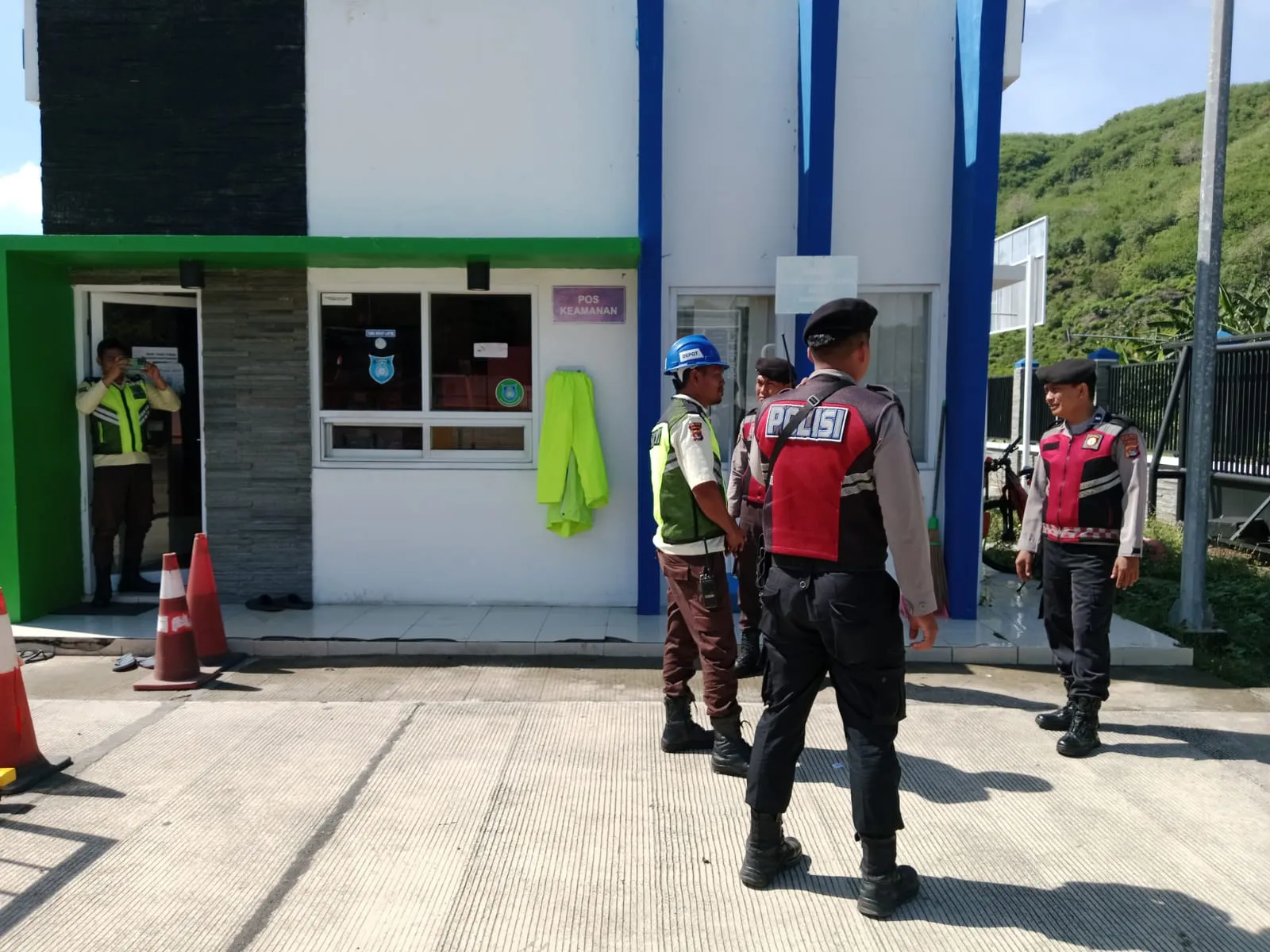 Sekotong Gencarkan Patroli, Imbau Waspada Kejahatan dan Cuaca