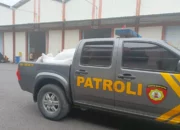 Polisi Kawal 2 Ton Jagung Petani Lembar Hingga Gudang BULOG