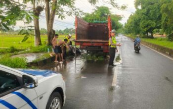 Tangani Truk Mogok, Satlantas Lobar Jamin Kelancaran Lalu Lintas