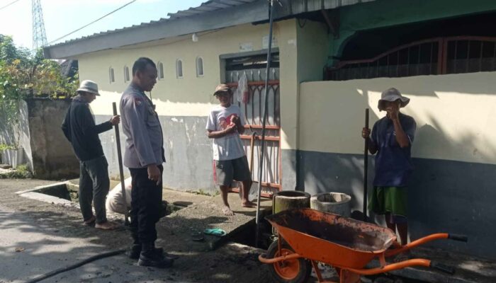 Kemandirian Pangan: Bhabinkamtibmas Kuranji Ajak Warga Lombok Barat Tanam Sayur dan Pelihara Ternak